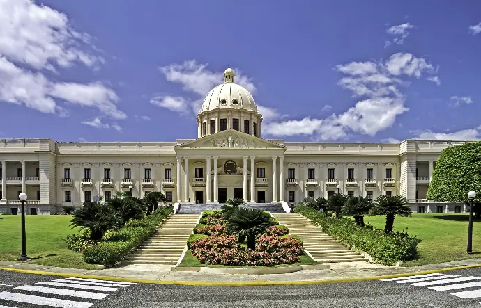 visitar el palacio nacional, visitar elpalacio, visitar el palacio de la republica dominicana, visitar la casa del presidente, museo del palacio nacional, recorrido por el palacio nacional.